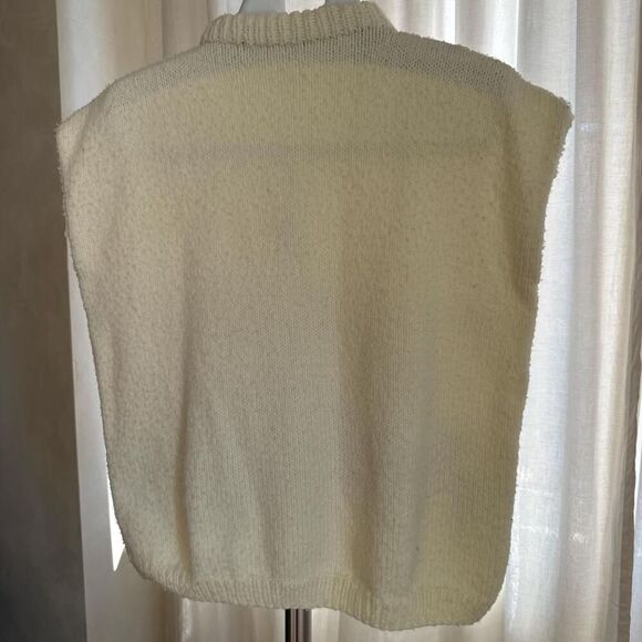 Cream knitted vest with Roses and Bow design, Unique vintage style - Picture 5 of 5